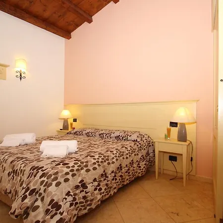 Kefa Holiday - Di Ruggero Cefalù